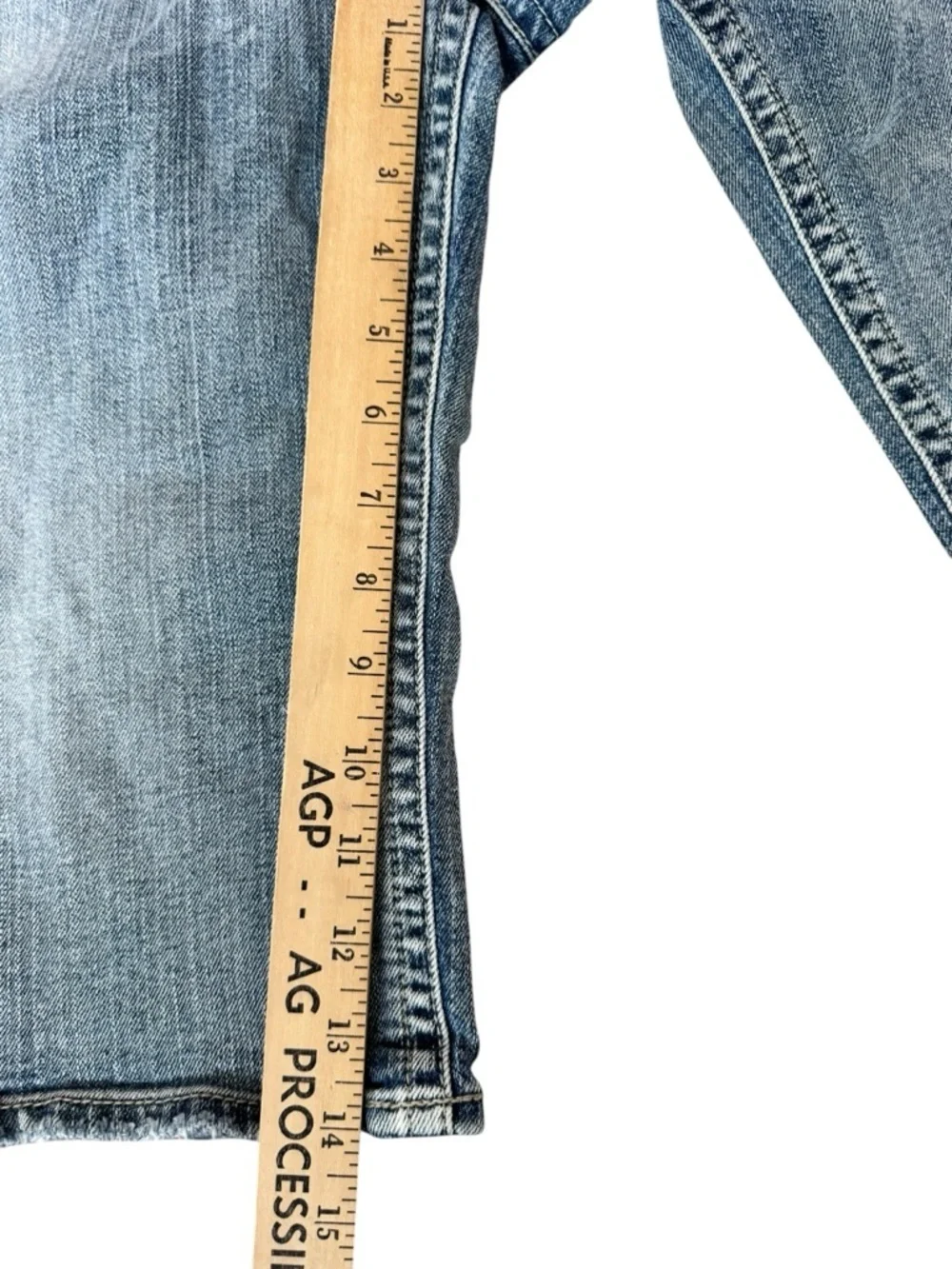 Silver Jeans Co Suki Bermuda Shorts W31 Light Wash Y2K Distressed Summer CC4
